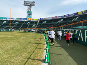 甲子園球場内のランニングスポット画像